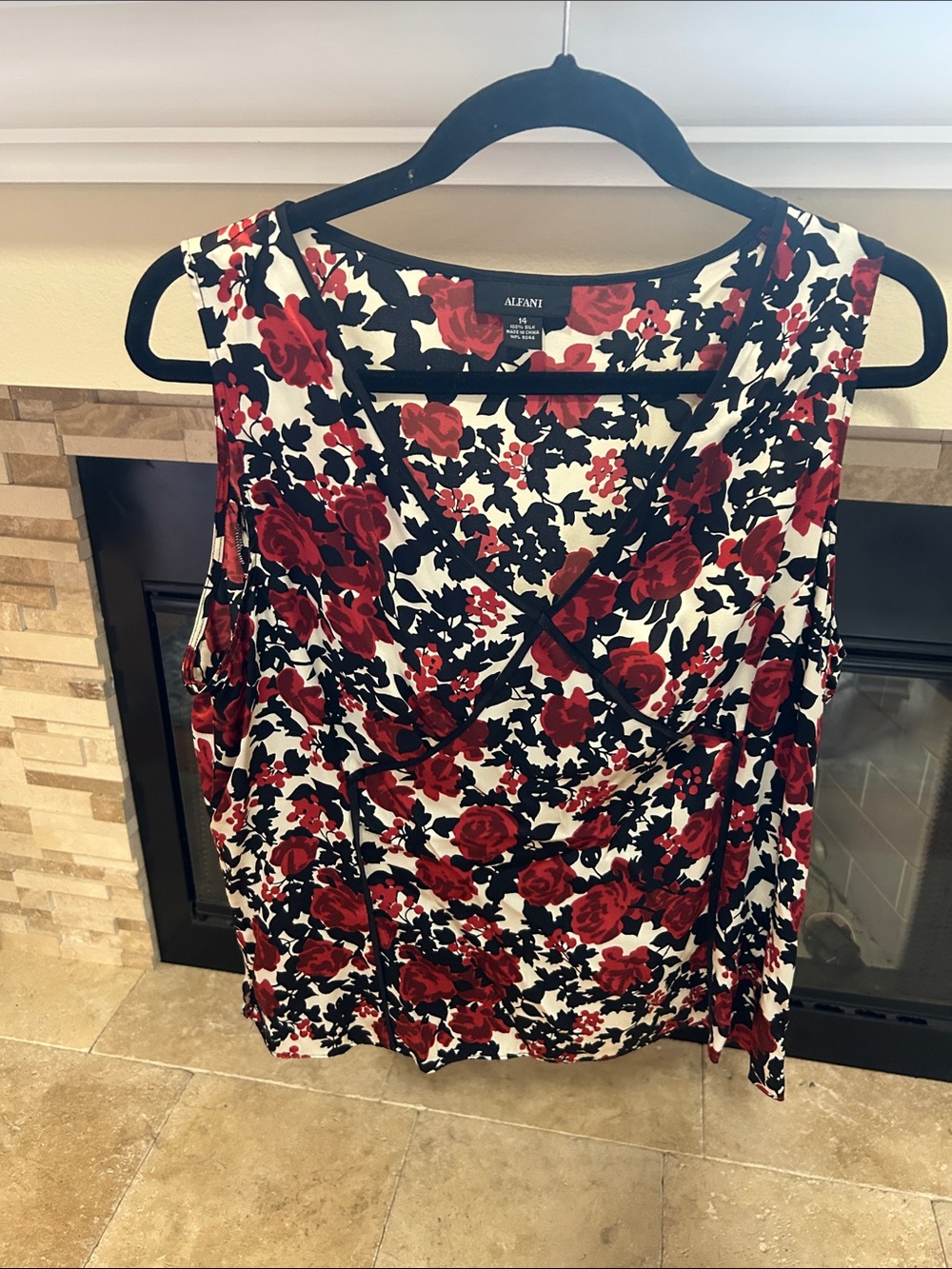 Alfani Red, Black & White Floral Sleeveless V-Neck Camisole